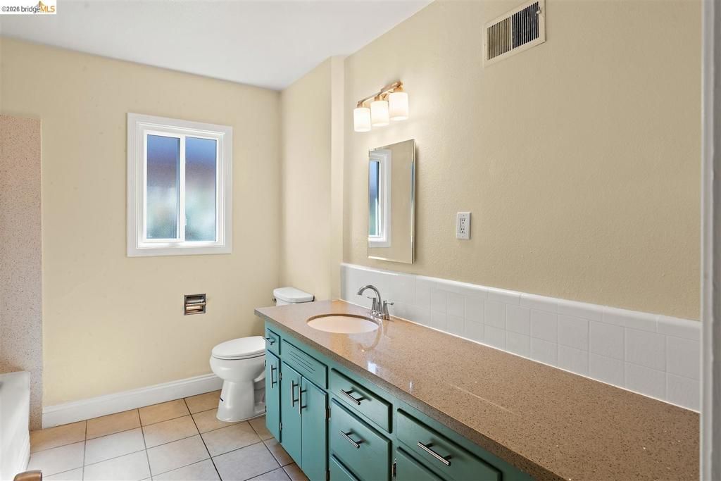 Image 20 of property listing at 1067 Lassen St, Richmond, CA 94805