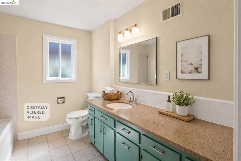 Image 21 of property listing at 1067 Lassen St, Richmond, CA 94805