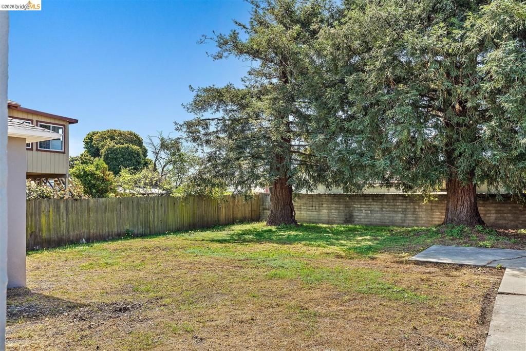 Image 24 of property listing at 1067 Lassen St, Richmond, CA 94805