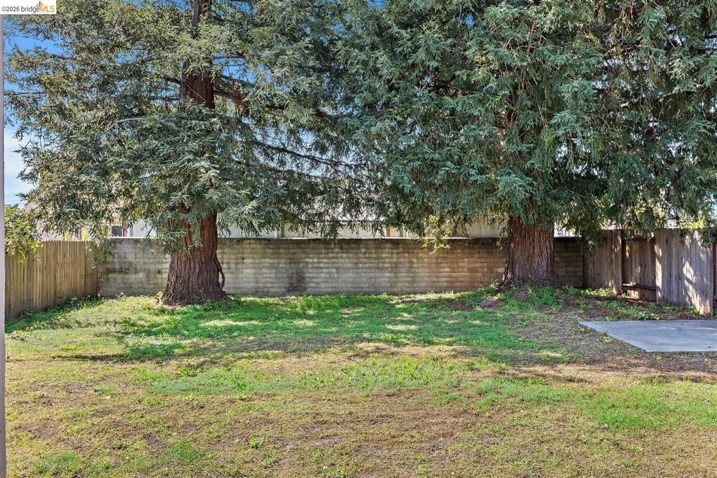 Image 25 of property listing at 1067 Lassen St, Richmond, CA 94805