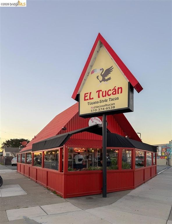 Image 30 of property listing at 1067 Lassen St, Richmond, CA 94805