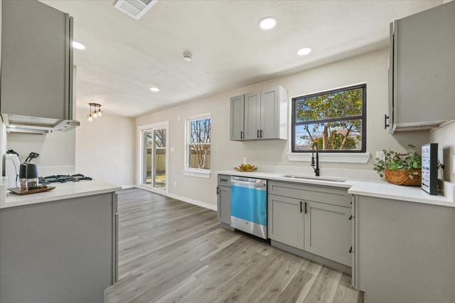 3220 Healey Drive, Dallas, TX 75228