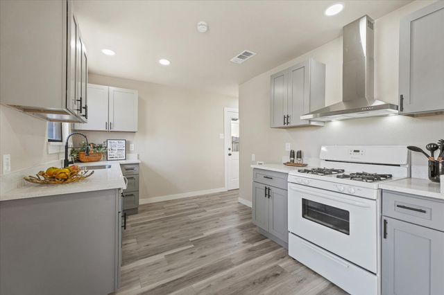 3220 Healey Drive, Dallas, TX 75228