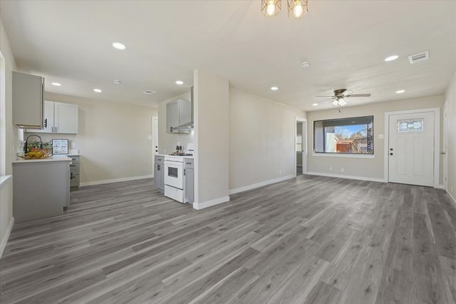 3220 Healey Drive, Dallas, TX 75228