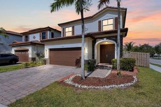 8890 NW 99th Path, Doral, FL 33178