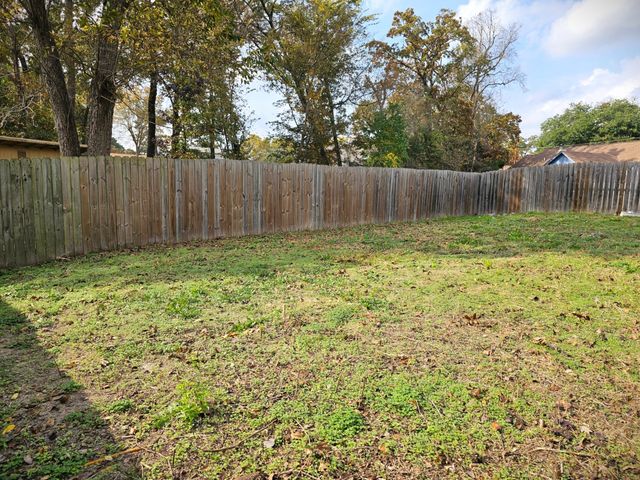 5779 N Cape Drive, Chandler, TX 75758