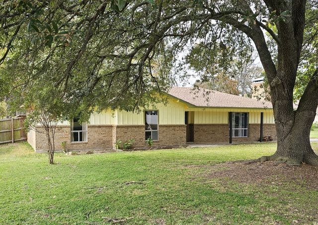 5779 N Cape Drive, Chandler, TX 75758