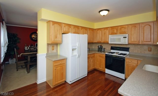 32 Peterson Rd, Hillsborough Twp., NJ 08844