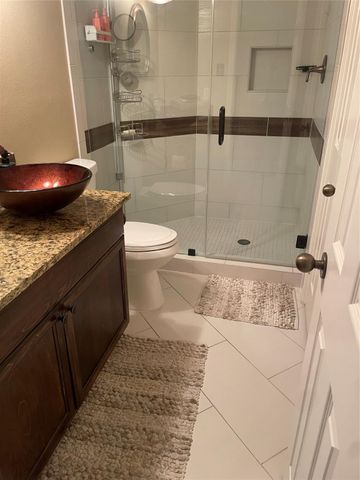 2619 Sailboat Drive, Nassau Bay, TX 77058