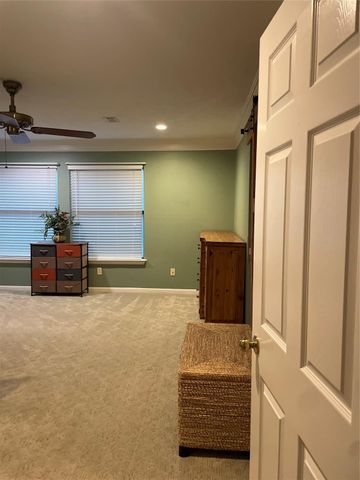 2619 Sailboat Drive, Nassau Bay, TX 77058