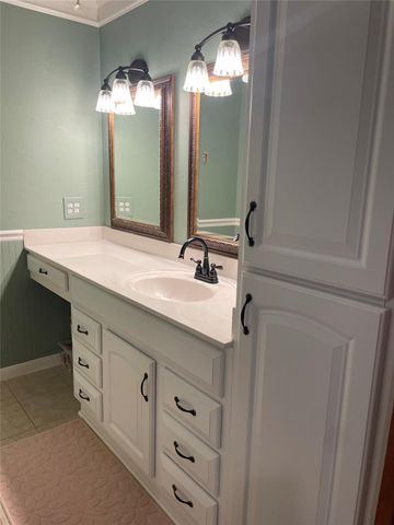 2619 Sailboat Drive, Nassau Bay, TX 77058