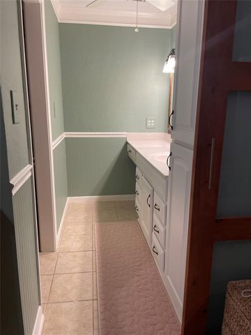 2619 Sailboat Drive, Nassau Bay, TX 77058