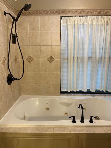 2619 Sailboat Drive, Nassau Bay, TX 77058