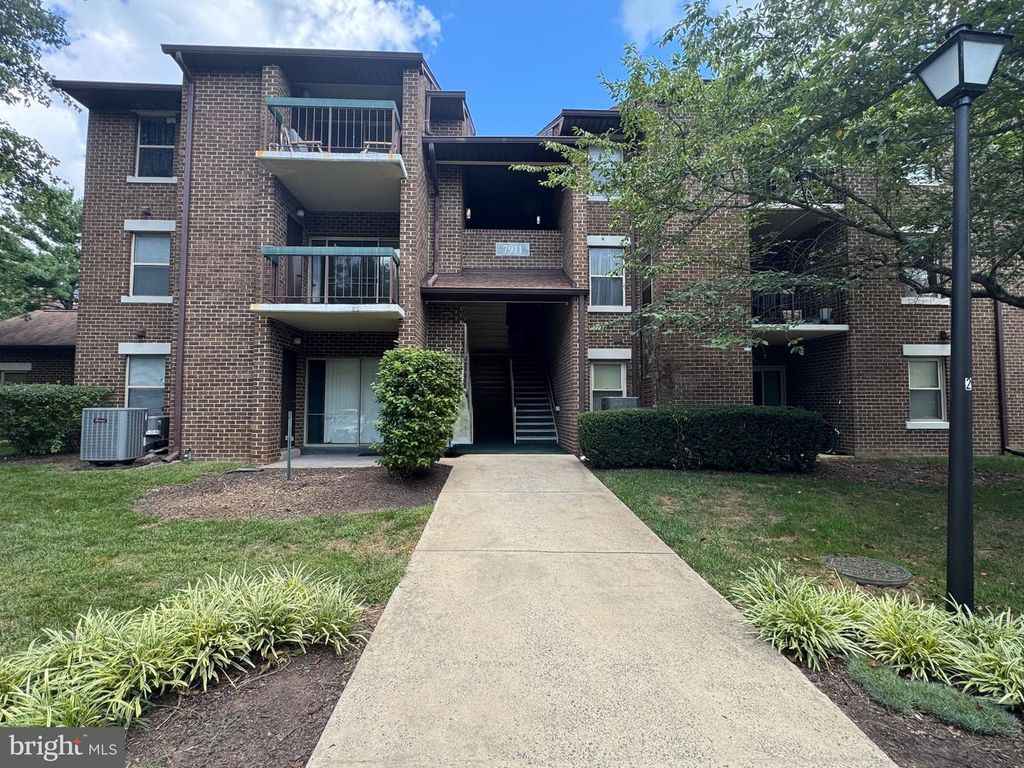 7911 CORIANDER DR #302, Gaithersburg, MD 20879