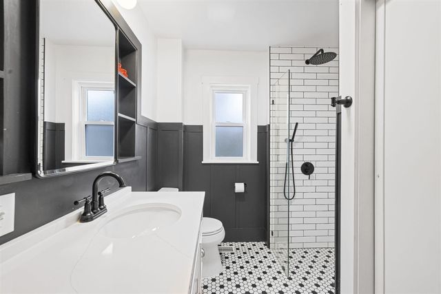 607 Sherwood Avenue, Three Oaks, MI 49128