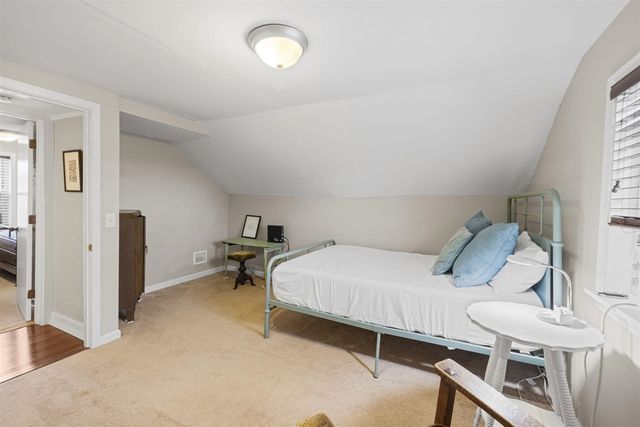 607 Sherwood Avenue, Three Oaks, MI 49128