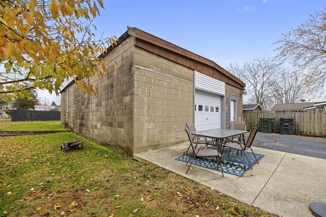 607 Sherwood Avenue, Three Oaks, MI 49128