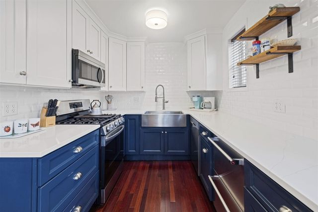 607 Sherwood Avenue, Three Oaks, MI 49128