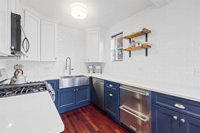 607 Sherwood Avenue, Three Oaks, MI 49128