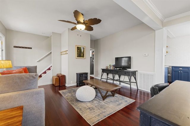 607 Sherwood Avenue, Three Oaks, MI 49128