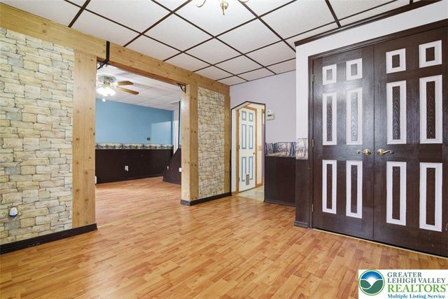 286 Oak Road, Washington Twp, PA 18013