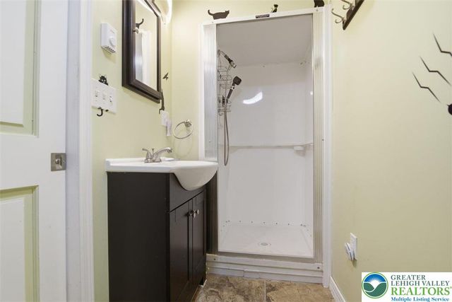 286 Oak Road, Washington Twp, PA 18013