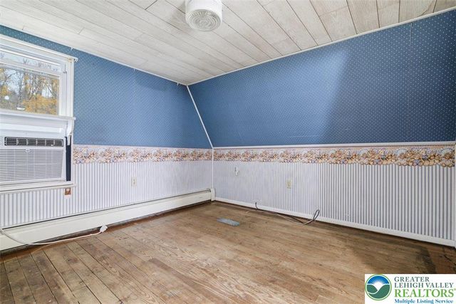 286 Oak Road, Washington Twp, PA 18013