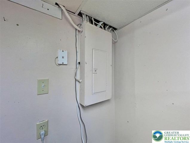 286 Oak Road, Washington Twp, PA 18013