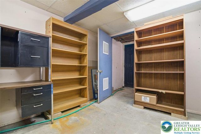 286 Oak Road, Washington Twp, PA 18013