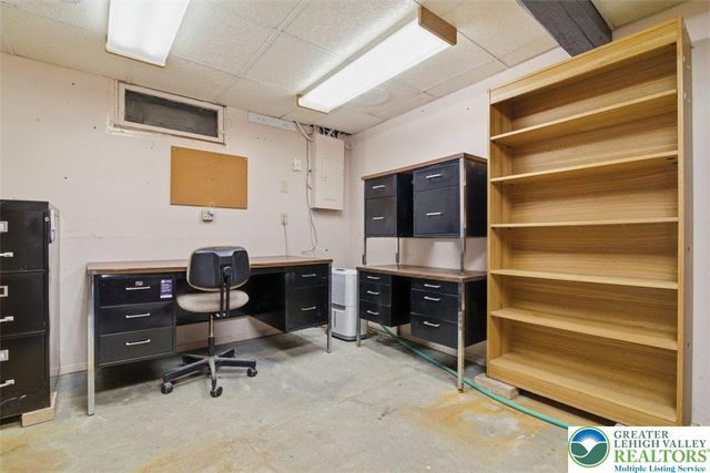 286 Oak Road, Washington Twp, PA 18013