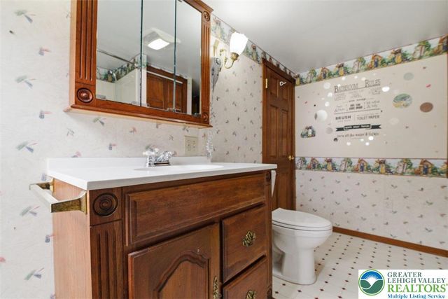 286 Oak Road, Washington Twp, PA 18013