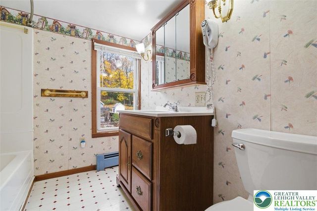 286 Oak Road, Washington Twp, PA 18013