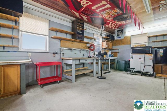 286 Oak Road, Washington Twp, PA 18013