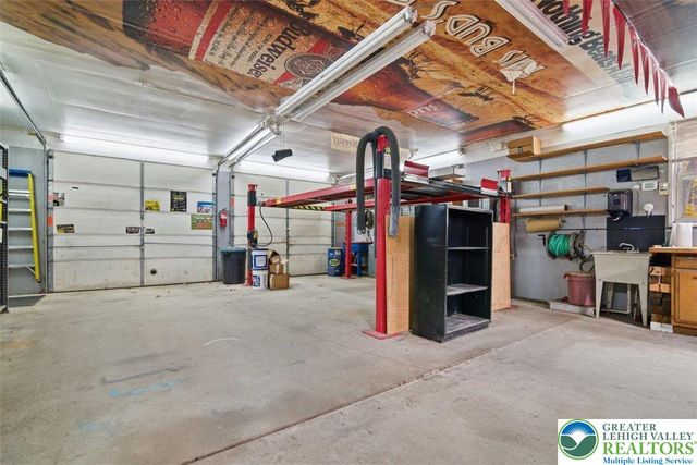 286 Oak Road, Washington Twp, PA 18013