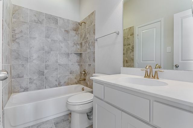 3021 Avondale, The Colony, TX 75056