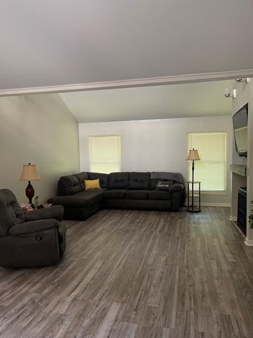 101 Foxrun, Dothan, AL 36303