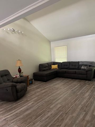 101 Foxrun, Dothan, AL 36303