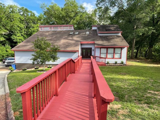 101 Foxrun, Dothan, AL 36303