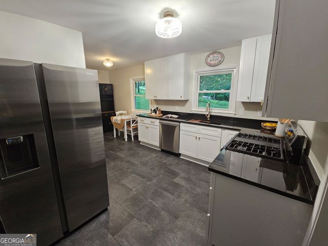 3248 Hilltop Circle, Gainesville, GA 30506