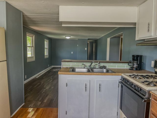 695 N Standard Avenue, Corbin, KY 40701