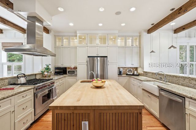 1708 King St, Beaufort, SC 29902