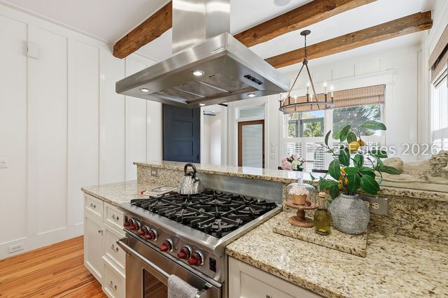 1708 King St, Beaufort, SC 29902