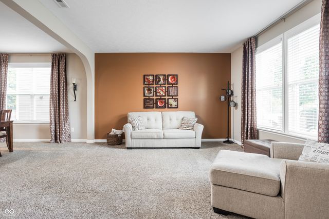 725 Bracknell Drive, Avon, IN 46123