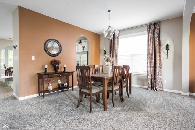 725 Bracknell Drive, Avon, IN 46123