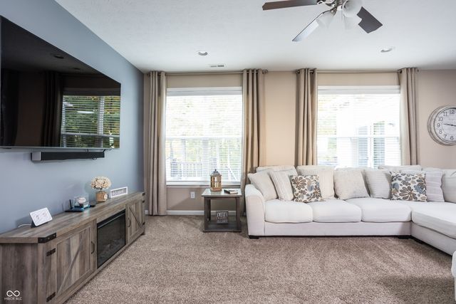 725 Bracknell Drive, Avon, IN 46123