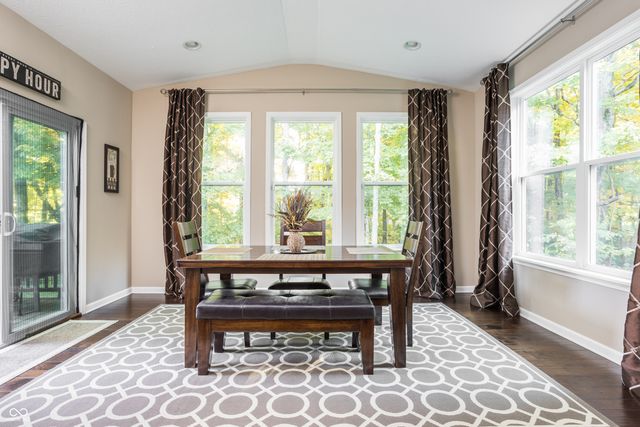 725 Bracknell Drive, Avon, IN 46123