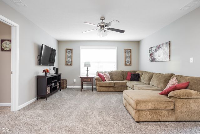 725 Bracknell Drive, Avon, IN 46123