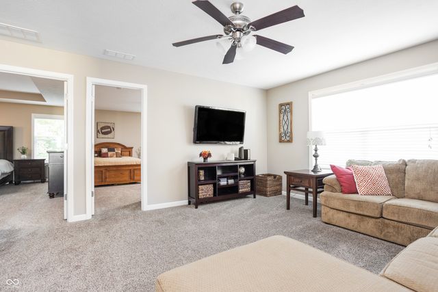 725 Bracknell Drive, Avon, IN 46123