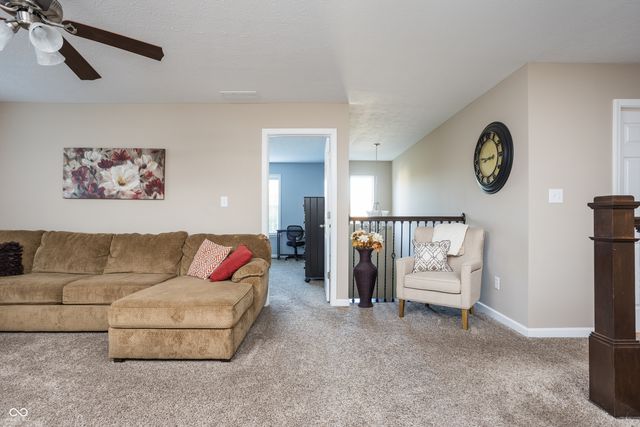 725 Bracknell Drive, Avon, IN 46123