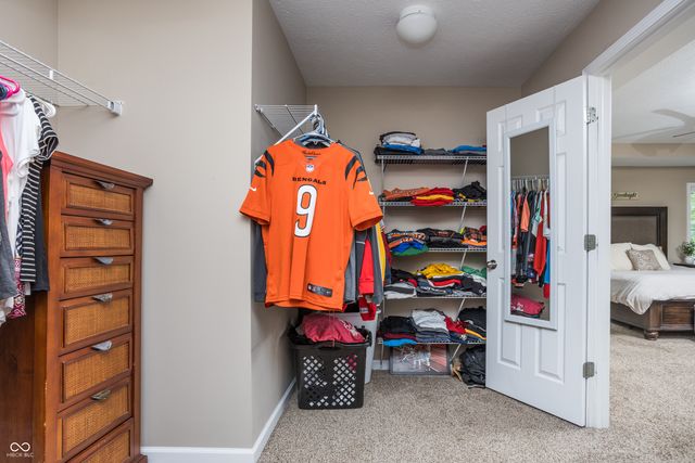 725 Bracknell Drive, Avon, IN 46123